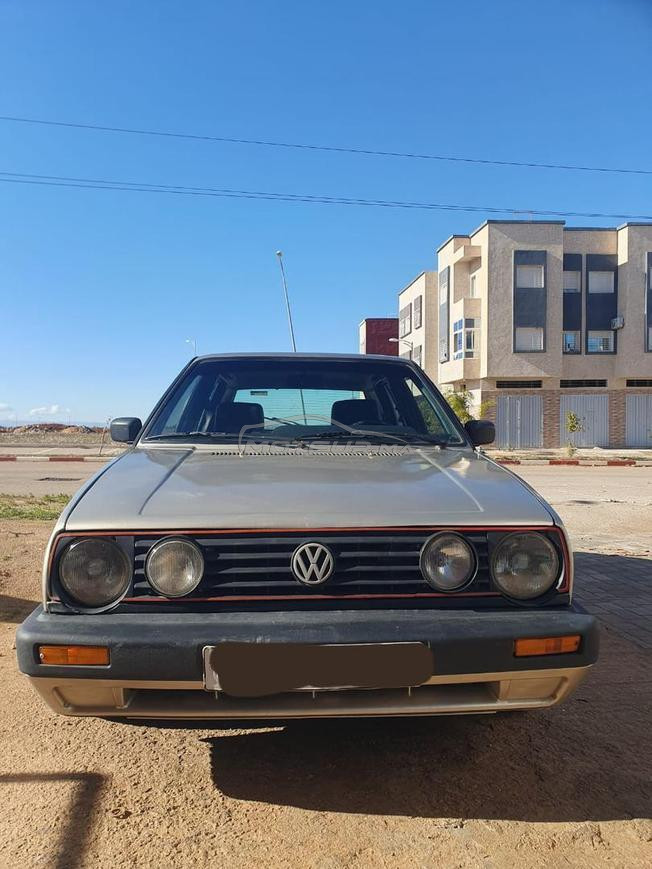 Golf 2 en bonne état  á vendre 