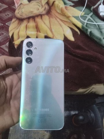 Samsung Galaxy A 24 stockage 128 Go RAM 6 Go