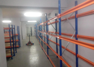 Rayonnage Mi-Lourd – Charge Jusqu’à 600 kg