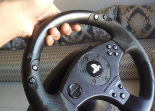 Come thrustmastsr ps4 et ps3 et pc