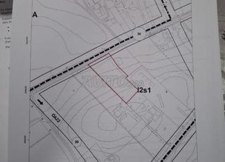 Hectare à vendre I2s1 sur la route