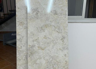 طاولة عالية الجودة