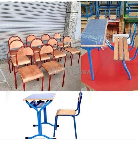 Chaise semi-métallique avec tablette écritoire - 2