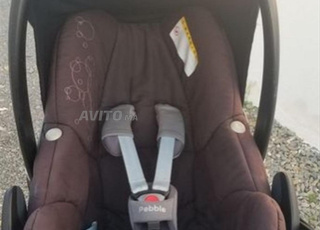 كرسي سيارة للأطفال في حالة جيدة