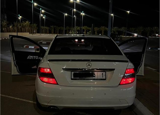 Mercedes-Benz 220 Diesel Automatique 2010 à Meknès