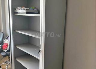 خزانة معدنية بأبواب ستائرية