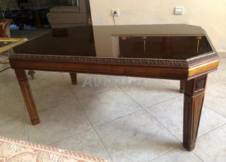 طاولة قهوة من الخشب الصلب