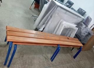 مقعد لكانتين المدرسة