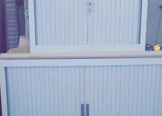 Armoire métallique à portes battantes