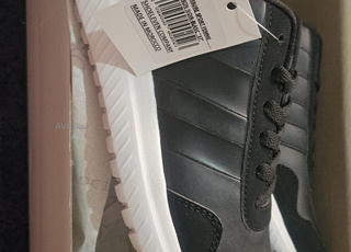 Chaussures de sport neuves – taille 37...