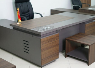 Bureau président avec chaises 
table de réunion