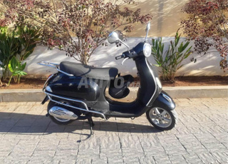 Moto vespa paiggio à vendre à Dar Bouazza