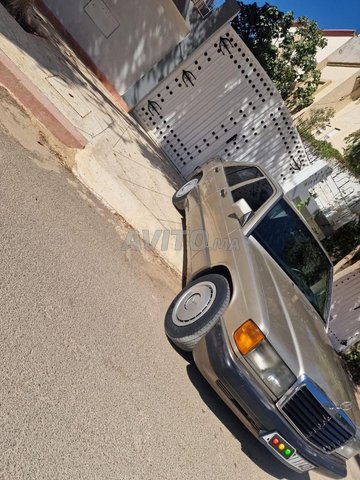 مرسيدس بنز 190 ديزل أوتوماتيكي 1993 في مكناس