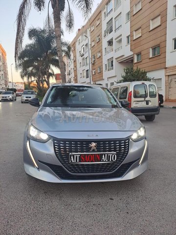 Peugeot 208 diesel 1ère main automatique 