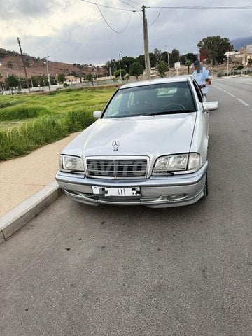 مرسيدس-بنز 220 ديزل يدوي 1998 في الناظور