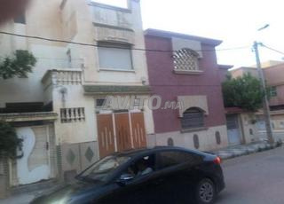 فيلا بحاجة إلى تجديد بالقرب من ملعب الشرف