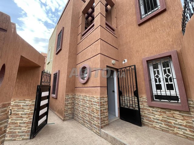 فيلا صغيرة للبيع تقع في إزدهار