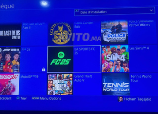 PS4 Slim 1TO avec 2 manettes