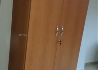 خزانة من الخشب