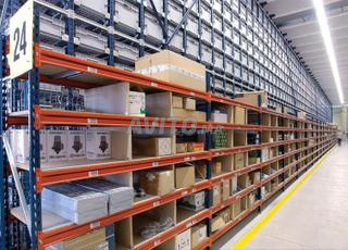 رفوف التخزين