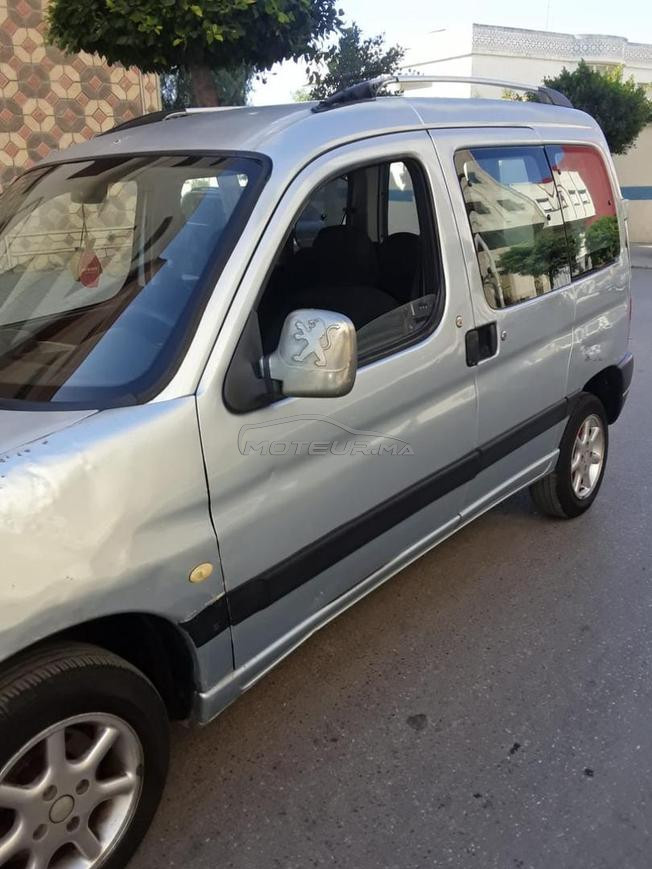 tomobil n9ya sbagha d dar motor jdid