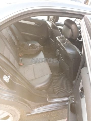 مرسيدس-بنز 220 ديزل أوتوماتيكي 2008 في الرباط