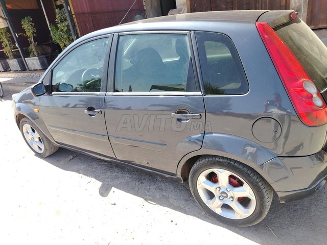 ford fiesta essence 2009