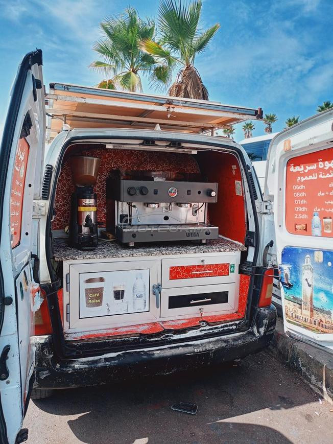 café mobile bien équipée 