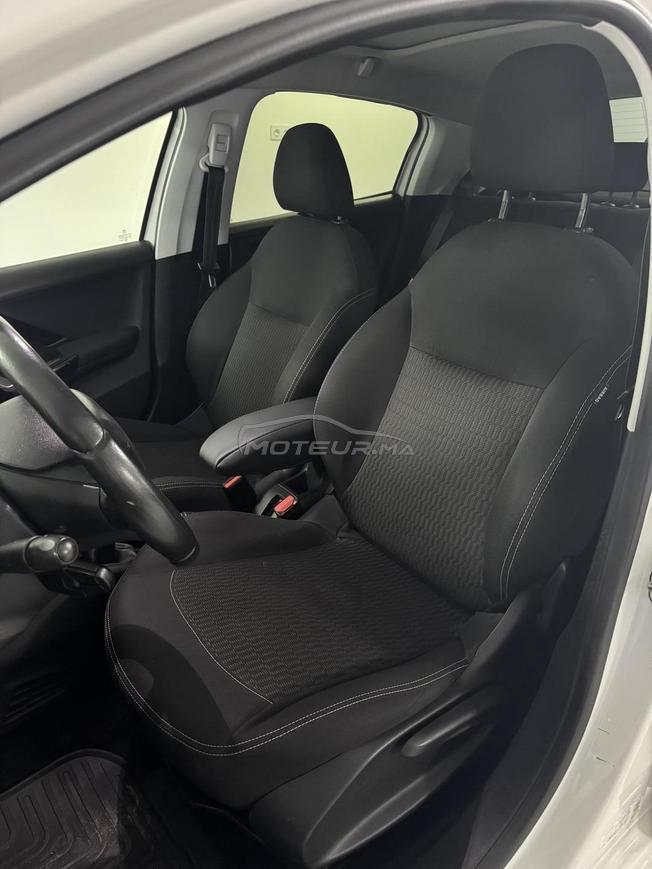 Peugeot 208 modele 2018 à Tanger