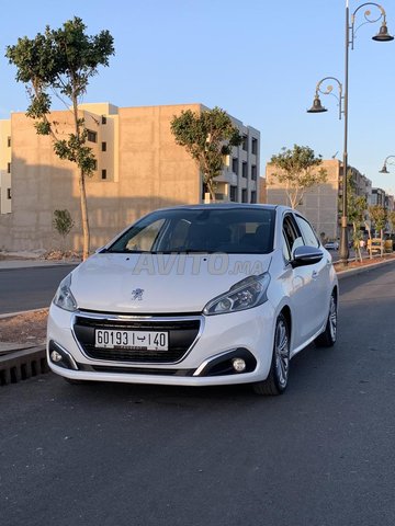 Peugeot 208 Diesel White édition full options 