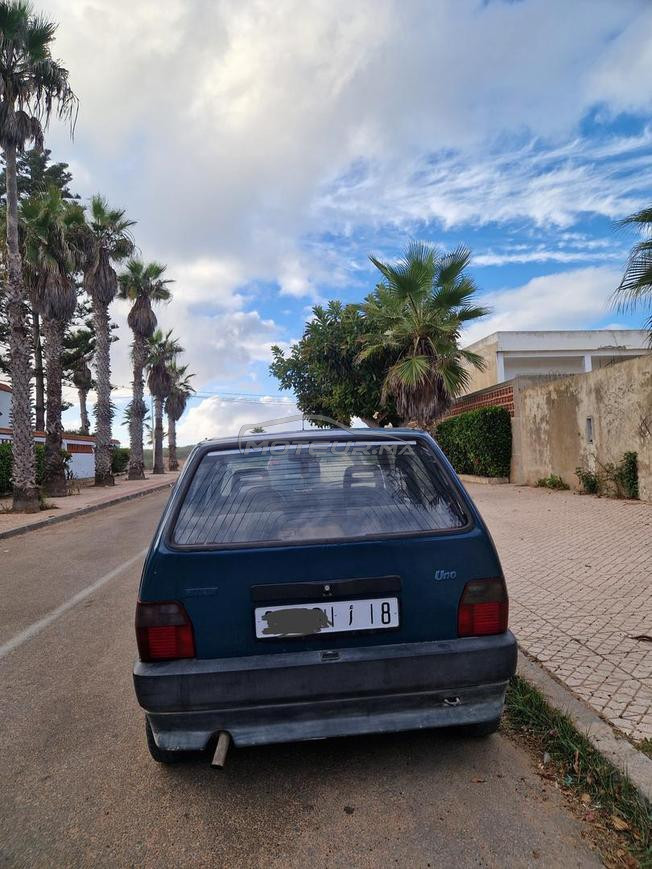 voiture Fiat Uno 