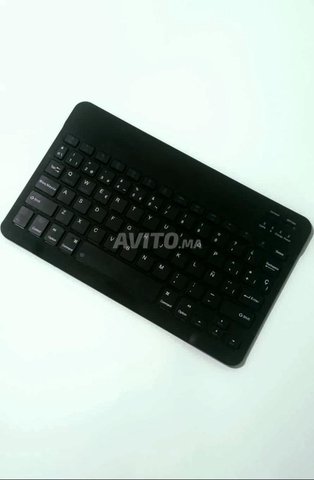 لوحة مفاتيح سلكية