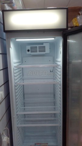 ثلاجة عرض جديدة