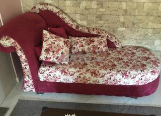 أريكة عصرية