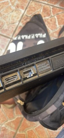 بلاي ستيشن 4 سليم 1 تيرابايت مع 2 وحدة تحكم