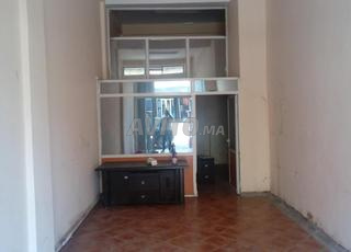 محل تجاري على الشارع العام