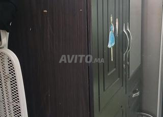 خزانة من الخشب