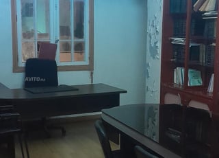 ساروت مكتب في مركز المدينة