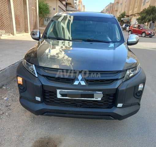 mitsubishi  L200 