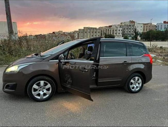 voiture Peugeot 5008 a vendre bon etat