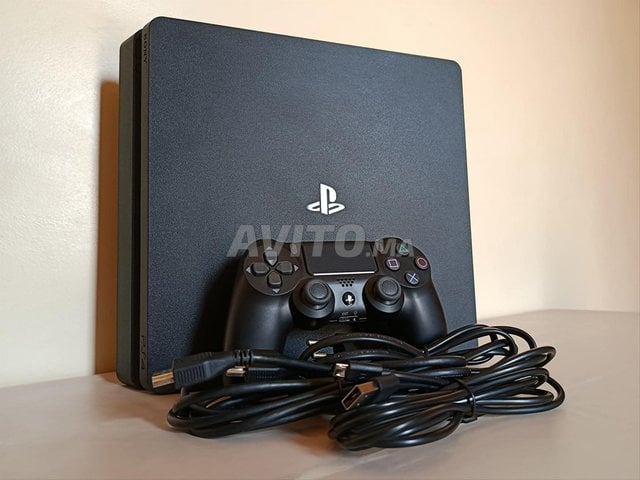 PS4 Slim 1TB Flashé v9.00 (Comme neuf) 