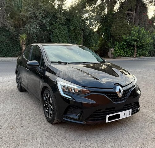 Renault Clio Essence Automatique 2023 à Marrakech