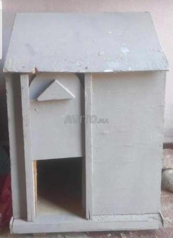 بيت للكلاب أو القطط مصنوع من الخشب الفاخر