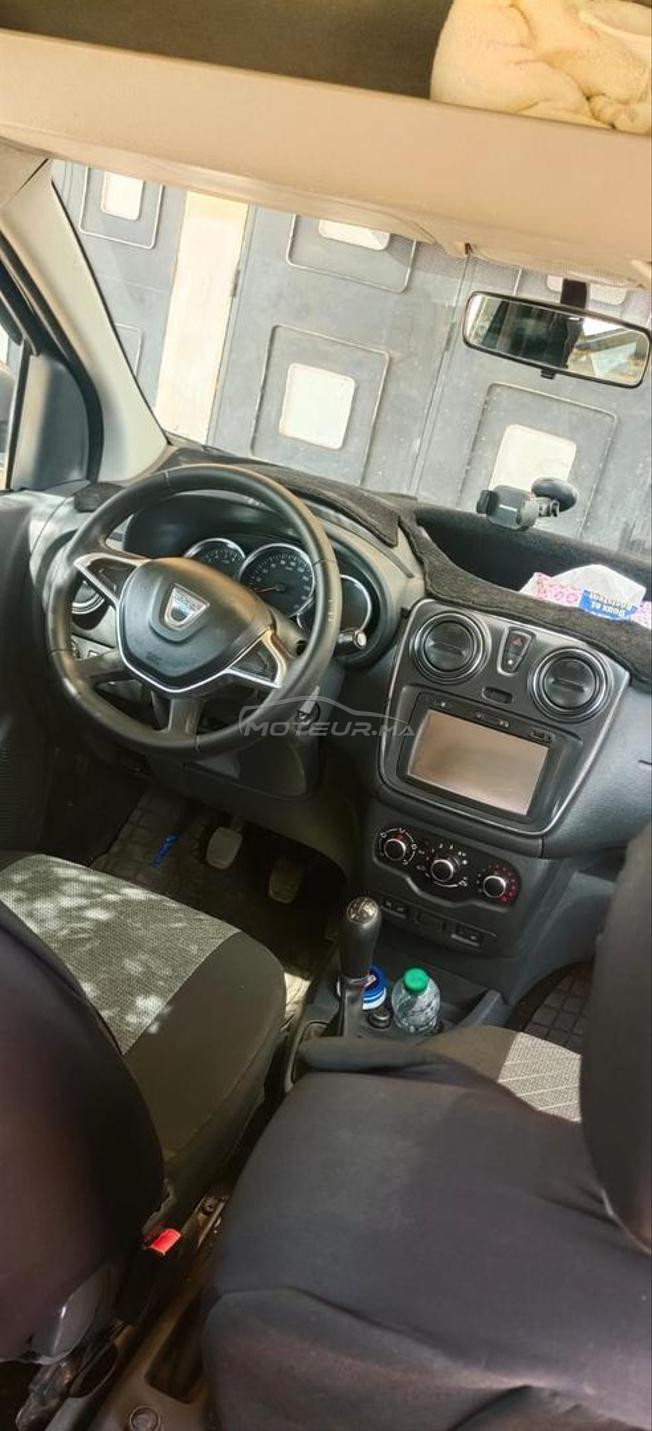 سيارة مستعملة للبيع 