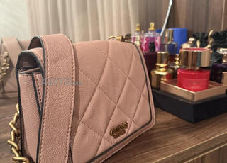 حقيبة غيس وردية