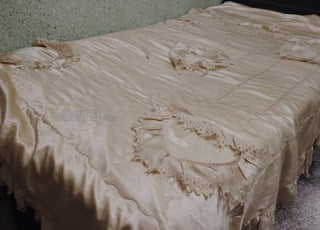 Lits en bois avec matelas (négociable)