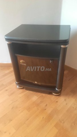 meuble tv noir a roulette