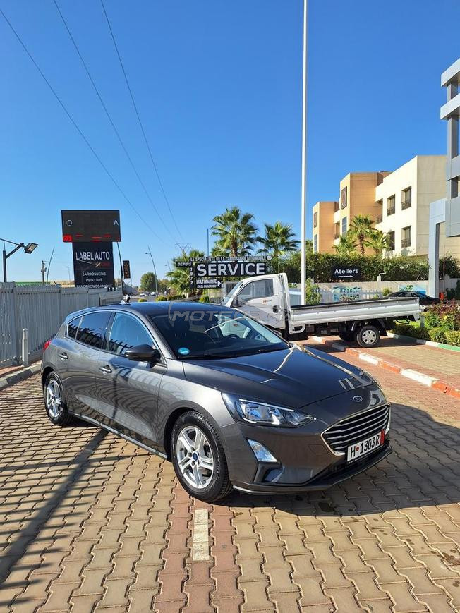 voiture ford focus 