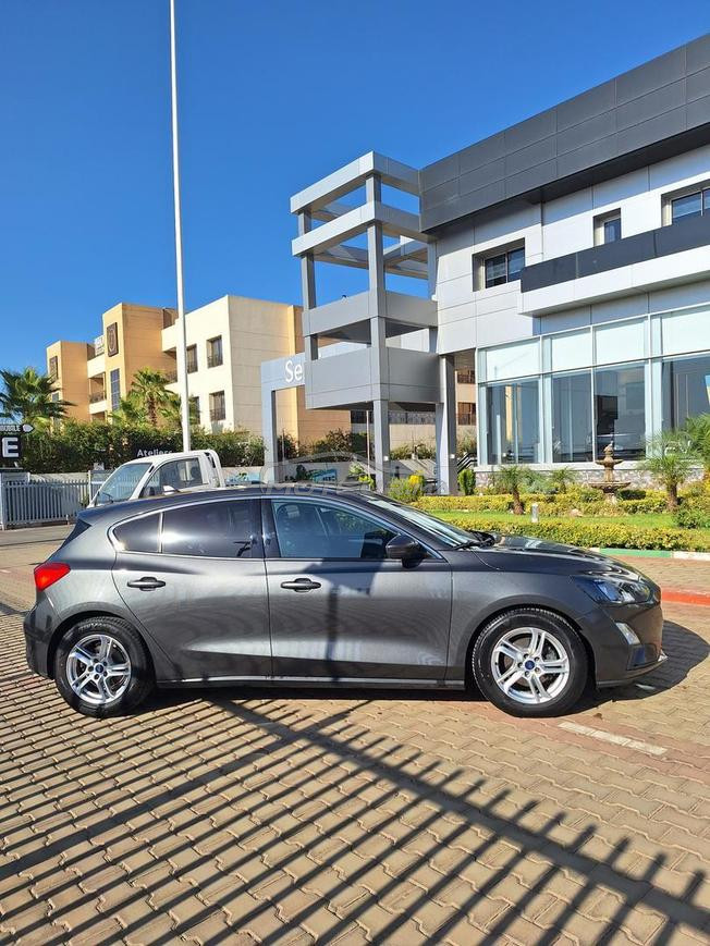 voiture ford focus 