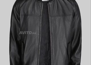 جاكيت جلد